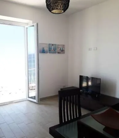 Waterfront 公寓 拉迪斯波利